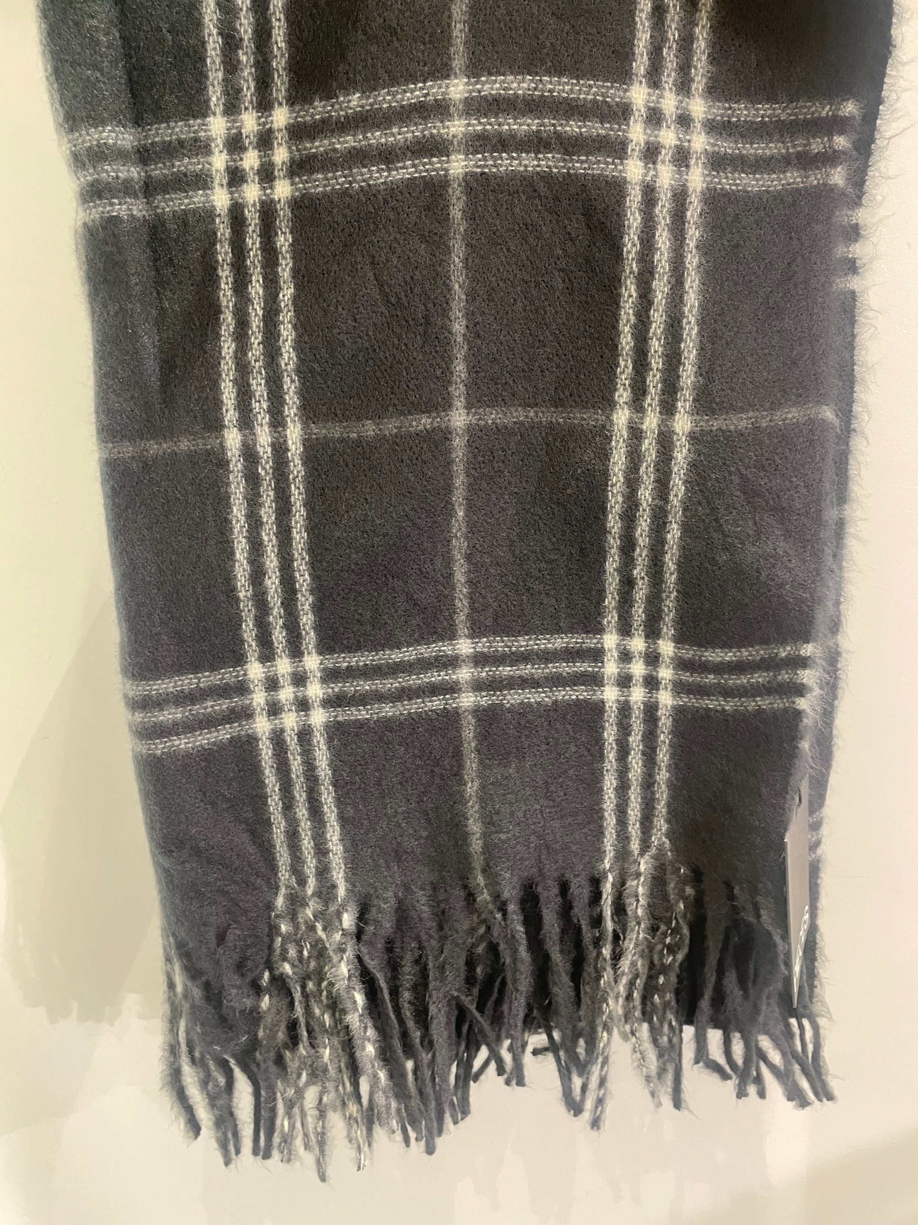 PCLESIA Scarf - Black